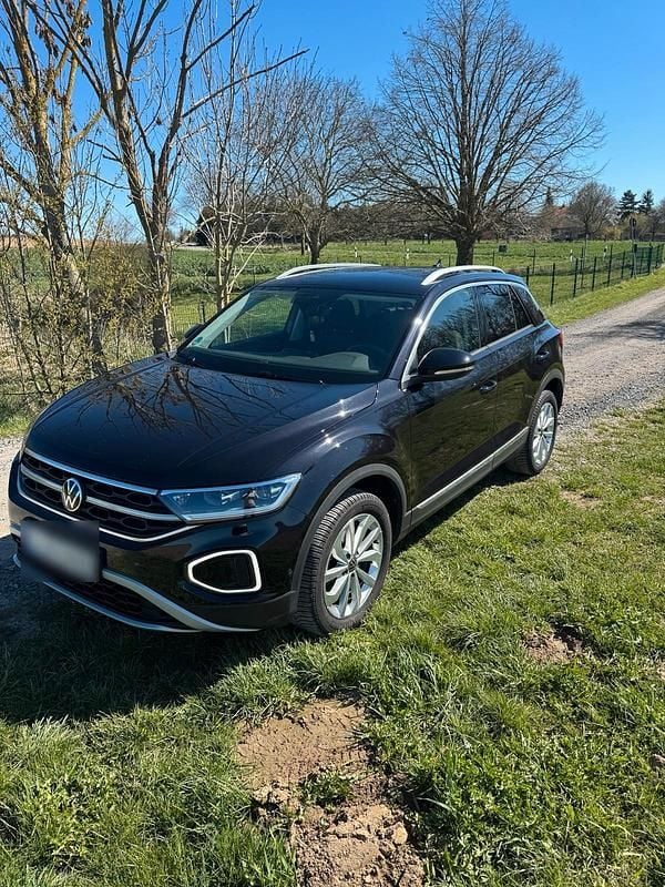 Second-hand VW T-Roc 110 CP (80 kW) 2023 Negru SUV