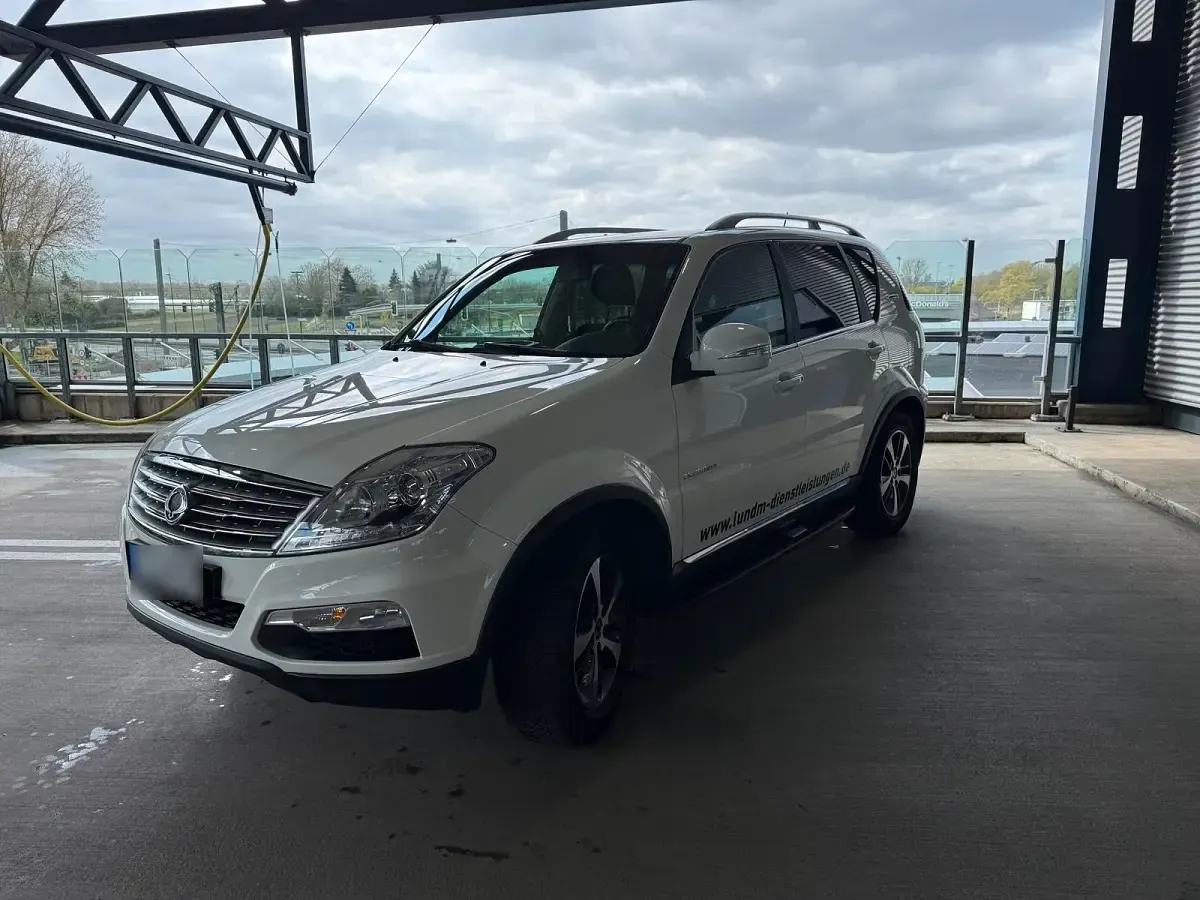 Gebraucht SsangYong Rexton 155 PS (114 kW) 2015 Weiß SUV