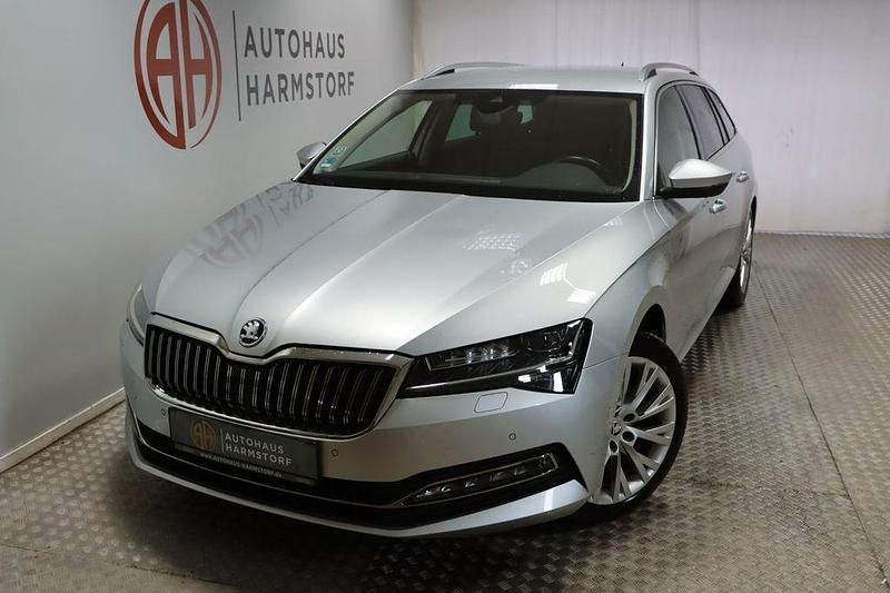 Silber Gebraucht 2022 Skoda Superb Style Kombi | 31.489 € (Fairer Preis) - Bild 1/4