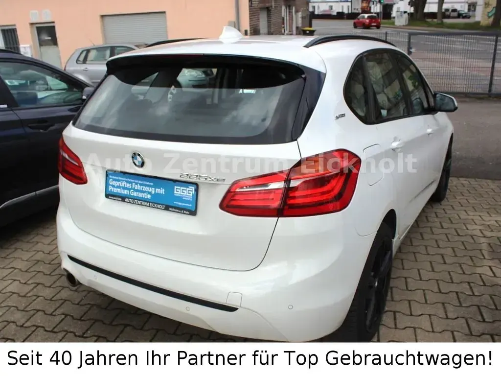 Gebraucht BMW 225 Active Tourer Sport Line 224 PS (164 kW) 2019 Weiß Van / Kleinbus
