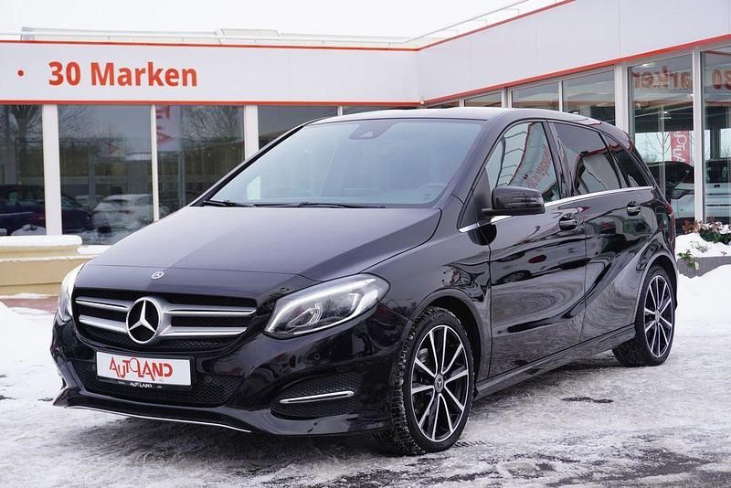 Gebraucht Mercedes B220 184 PS (135 kW) 2017 Schwarz Van / Kleinbus