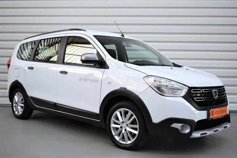 Gebraucht Dacia Lodgy Stepway 131 PS (96 kW) 2021 Weiß Van / Kleinbus