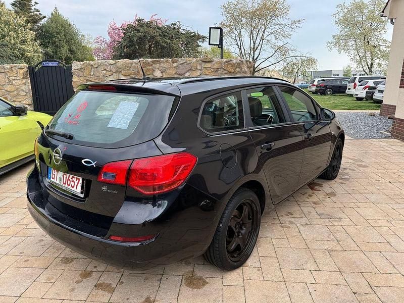 Gebraucht Opel Astra Edition 116 PS (85 kW) 2011 Schwarz Kombi