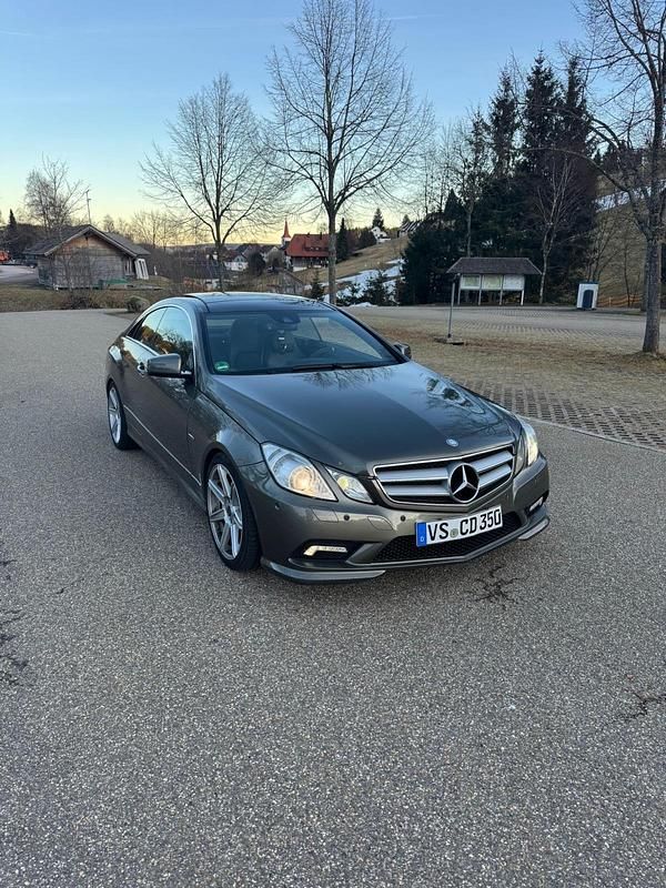Gebraucht Mercedes E350 231 PS (169 kW) 2010 Andere farben Coupé