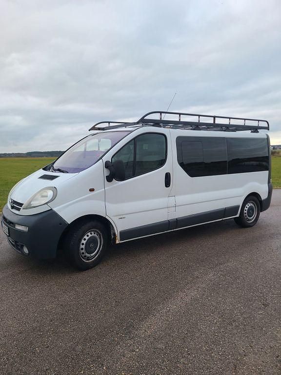Weiß Gebraucht 2003 Opel Vivaro Van / Kleinbus | 6.800 € (Fairer Preis) - Bild 1/4