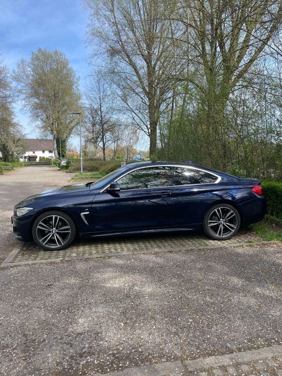 Blau Gebraucht 2015 BMW 420 Luxury Line Coupé | 17.999 € (Fairer Preis) - Bild 1/4