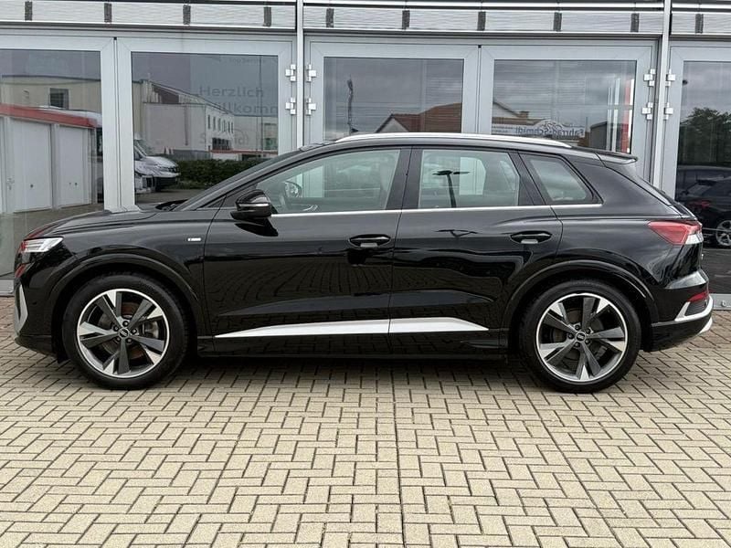 Gebraucht Audi Q4 e-tron S-Line 219 kW (299 PS) 2022 Schwarz metallic SUV