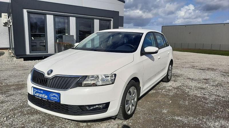 Gebraucht Skoda Rapid Ambition 95 PS (69 kW) 2017 Candyweiss Kleinwagen