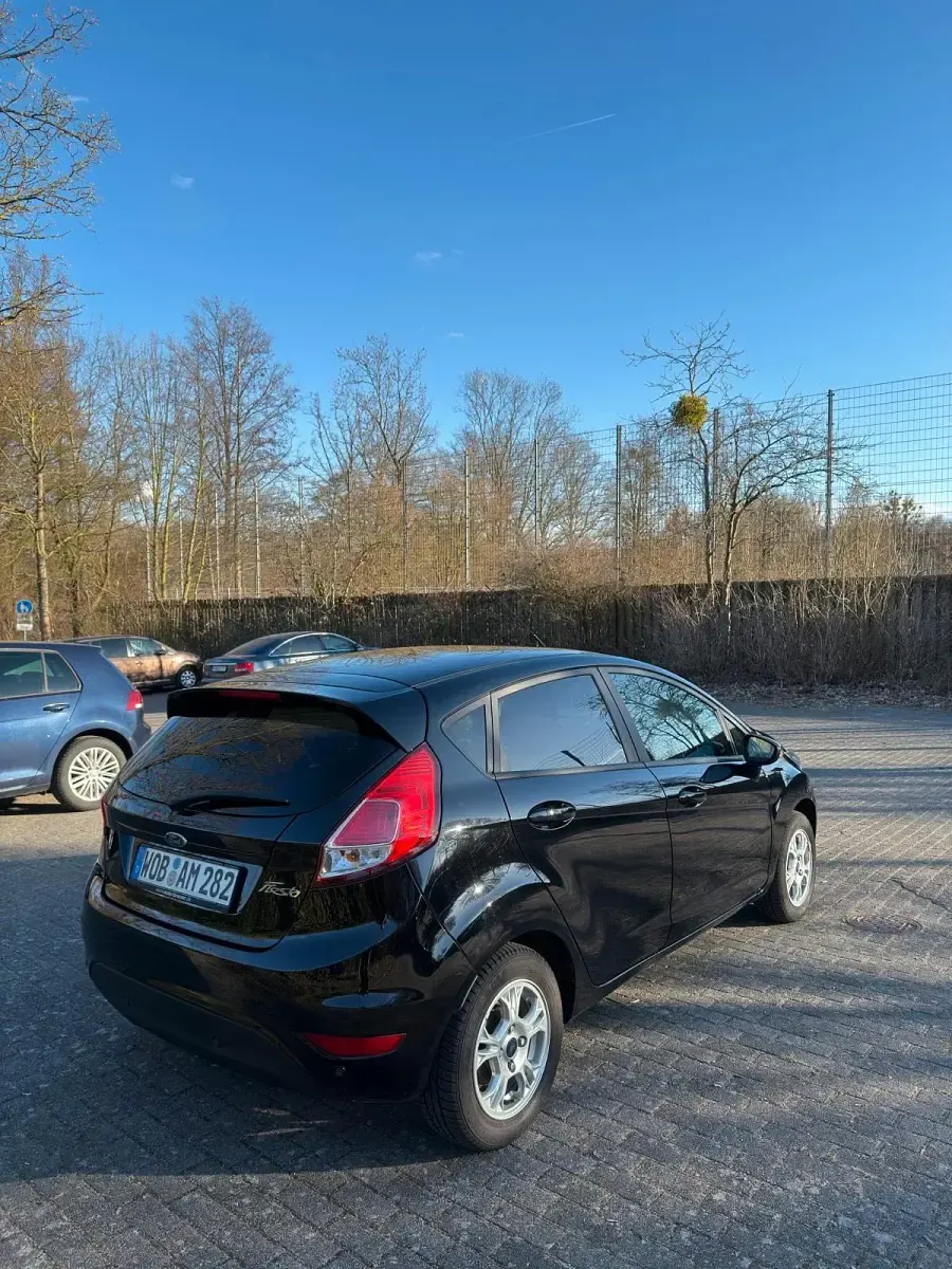 Gebraucht Ford Fiesta 80 PS (58 kW) 2017 Schwarz Kleinwagen