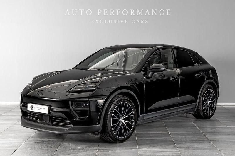 Gebraucht Porsche Macan 4 Electric 300 kW (408 PS) 2025 Schwarz SUV