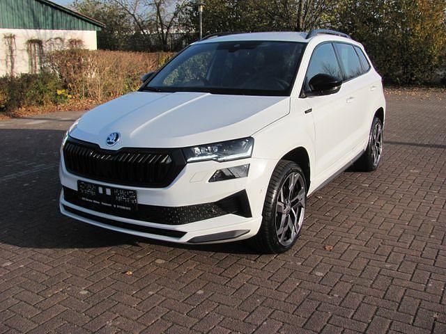 Weiß moon metallic Neu 2025 Skoda Karoq SportLine SUV | 39.000 € (Etwas zu teuer) - Bild 1/4
