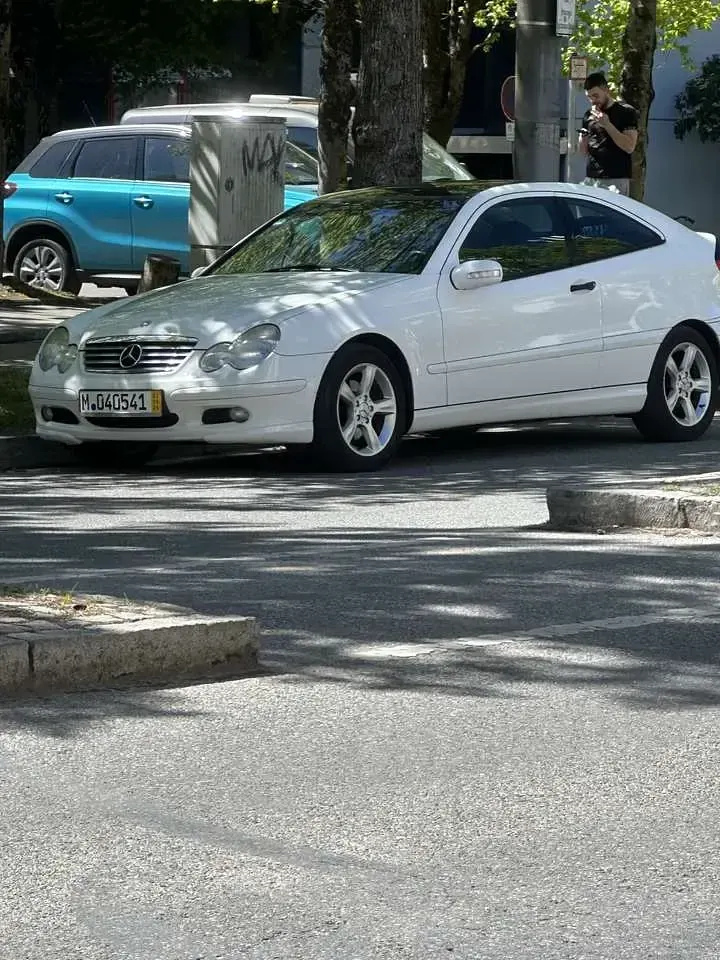 Gebraucht Mercedes C200 163 PS (119 kW) 2002 Coupé