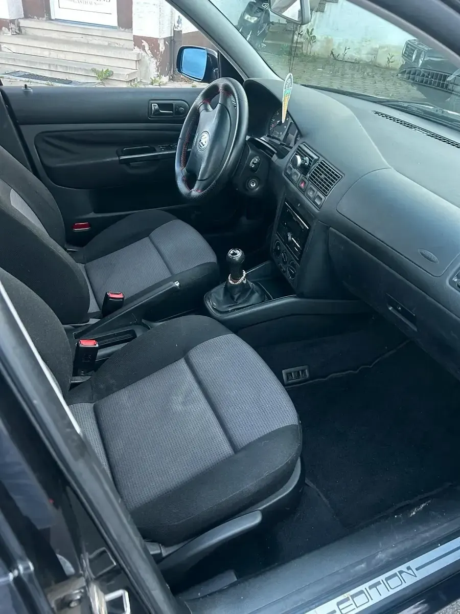 Gebraucht VW Golf IV 75 PS (55 kW) 2001 Schwarz Kleinwagen