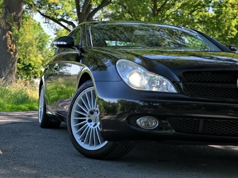 Schwarz Gebraucht 2004 Mercedes CLS500 Limousine | 11.900 € (Etwas zu teuer) - Bild 1/4