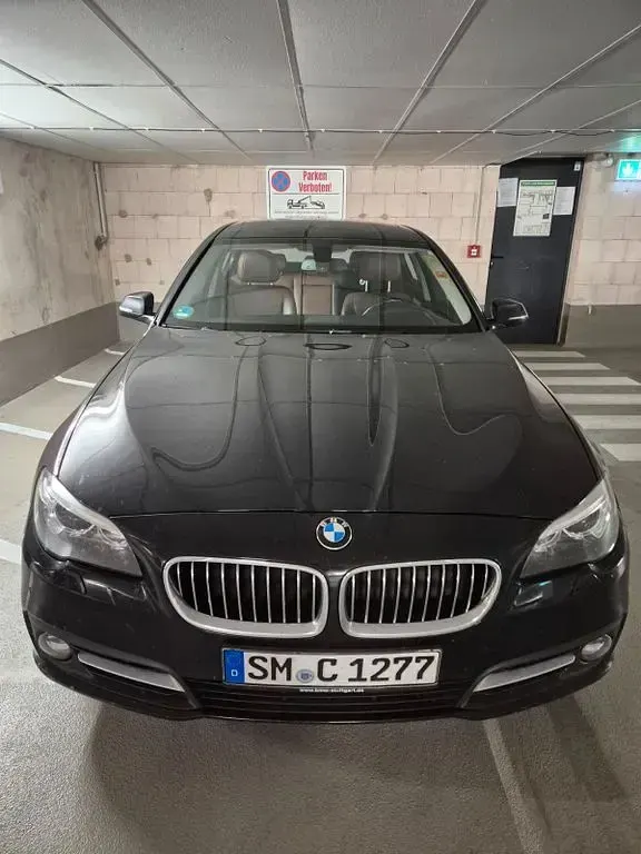 Gebraucht BMW 518 Shadowline 150 PS (110 kW) 2015 Schwarz Limousine