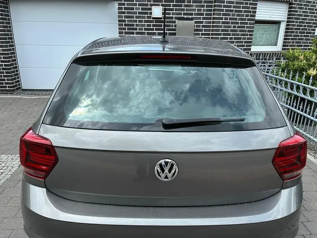 Gebraucht VW Polo Comfortline 65 PS (47 kW) 2018 Grau Kleinwagen