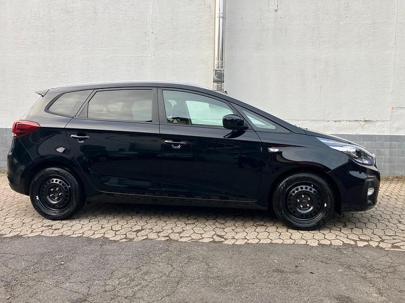 Gebraucht Kia Carens 135 PS (99 kW) 2019 Schwarz Van / Kleinbus