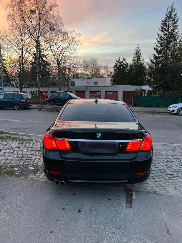 Gebraucht BMW 730 245 PS (180 kW) 2010 Schwarz Limousine