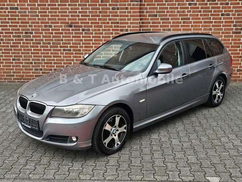Grau Gebraucht 2012 BMW 318 Comfort Edition Kombi | 5.990 € (Guter Preis) - Bild 1/4