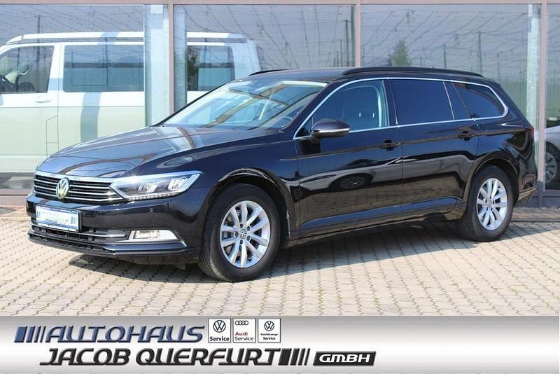 Schwarz Gebraucht 2018 VW Passat Comfortline Kombi | 16.980 € (Etwas zu teuer) - Bild 1/4