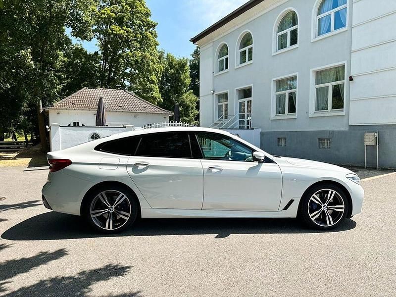 Weiß Gebraucht 2017 BMW 630 M Sport Coupé | 27.999 € - Bild 1/4