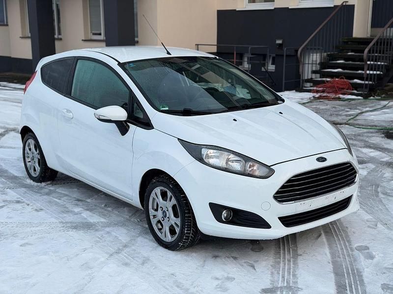 Gebraucht Ford Fiesta SYNC Edition 80 PS (58 kW) 2013 Frostweiß Kleinwagen