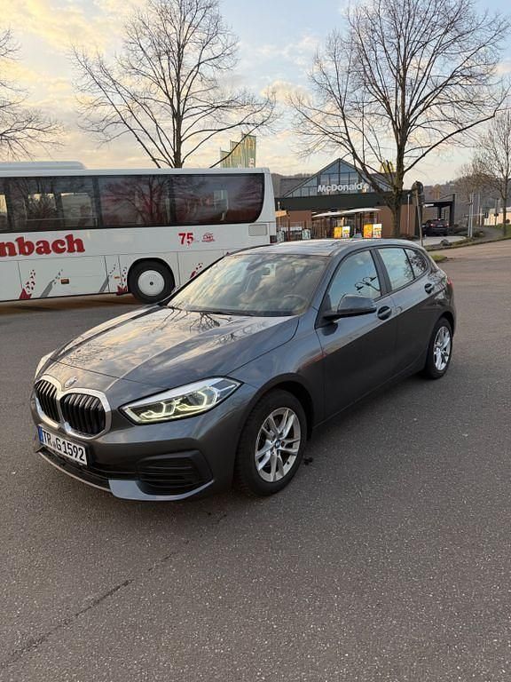 Gebraucht BMW 116 Advantage 116 PS (85 kW) 2021 Grau Kleinwagen