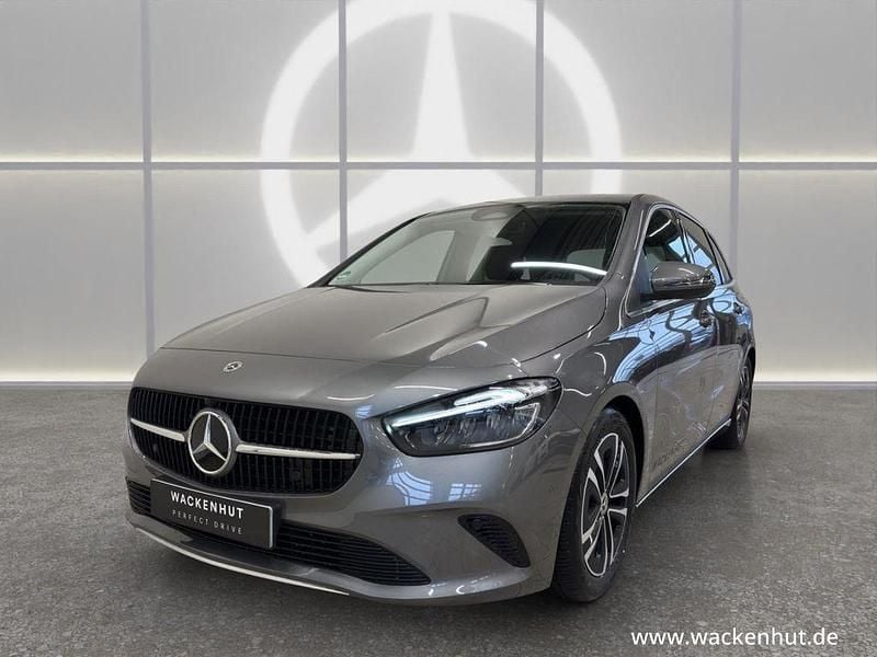 Grau Gebraucht 2025 Mercedes B180 Advanced Van / Kleinbus | 28.990 € (Guter Preis) - Bild 1/4