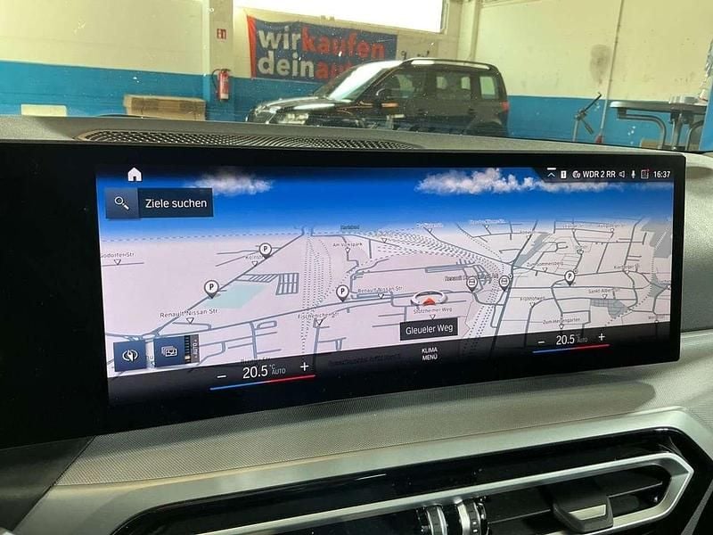 Blau Gebraucht 2022 BMW 320 Kombi | 27.333 € (Superpreis) - Bild 1/4