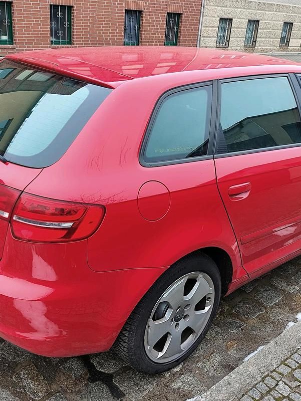 Gebraucht Audi A3 Ambiente 160 PS (117 kW) 2008 Rot Kleinwagen