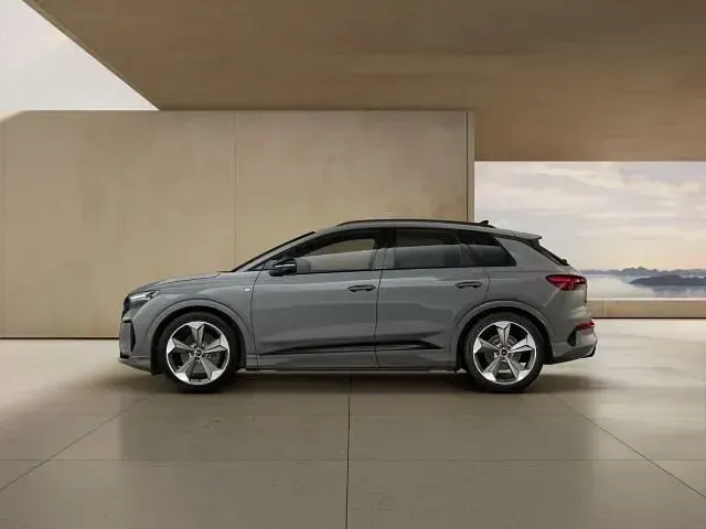 Neu Audi Q4 e-tron S-Line 150 kW (204 PS) 2026 Grau SUV