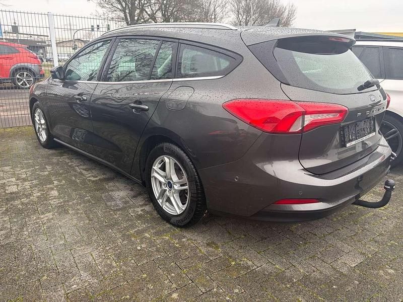 Gebraucht Ford Focus Cool & Connect 125 PS (91 kW) 2018 Magnetic Kombi