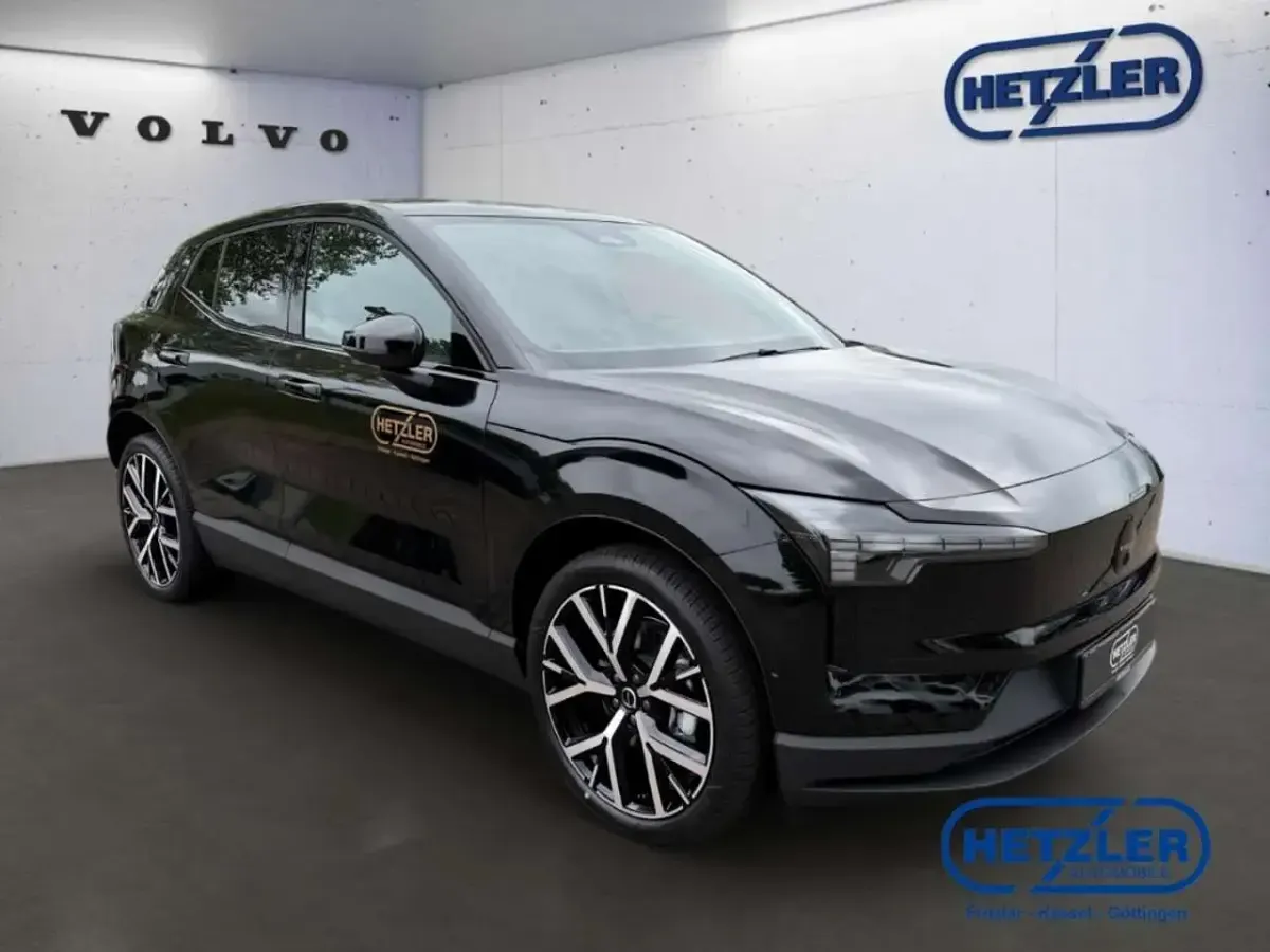 Gebraucht Volvo EX30 Ultra 200 kW (272 PS) 2026 Onyx black SUV