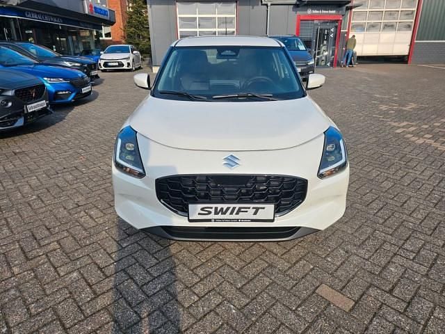 Neu Suzuki Swift Comfort+ 83 PS (61 kW) 2026 Weiß Kleinwagen