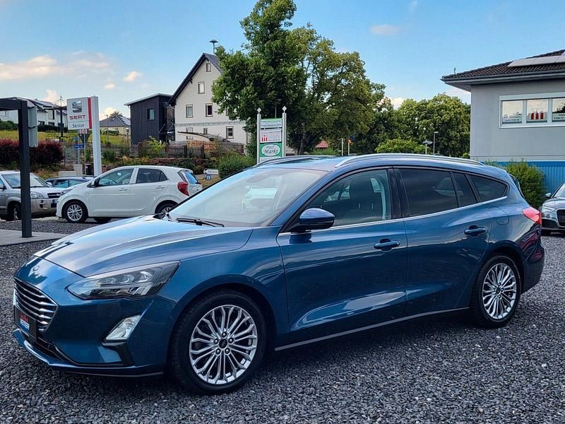 Blau Gebraucht 2020 Ford Focus Titanium Kombi | 16.980 € (Etwas zu teuer) - Bild 1/4