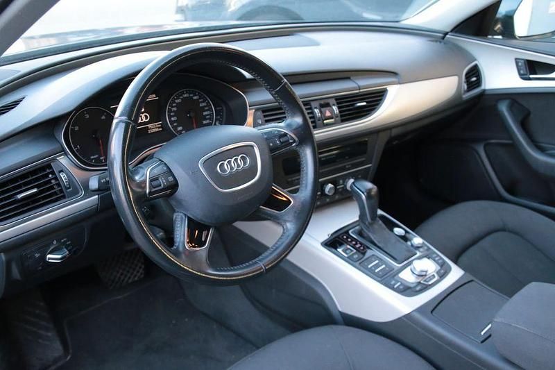 Gebraucht Audi A6 Ambiente 190 PS (139 kW) 2015 Blau Kombi