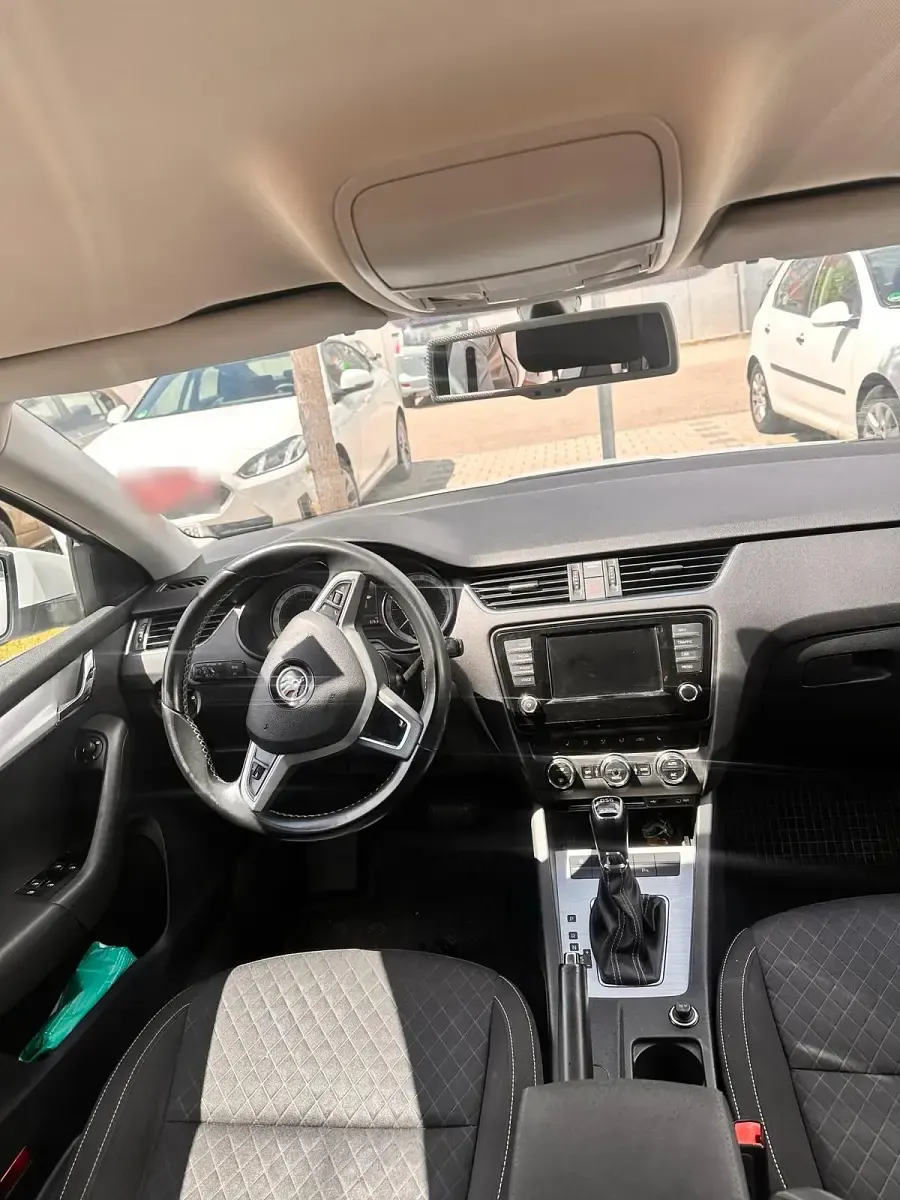 Gebraucht Skoda Octavia 150 PS (110 kW) 2015 Weiß Kombi