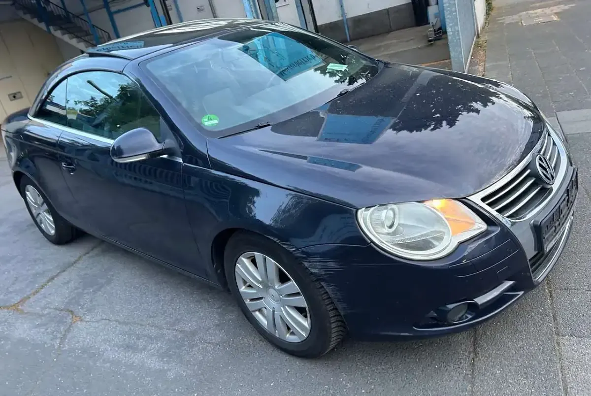 Second-hand VW Eos 140 CP (102 kW) 2008 Albastru Cabrio
