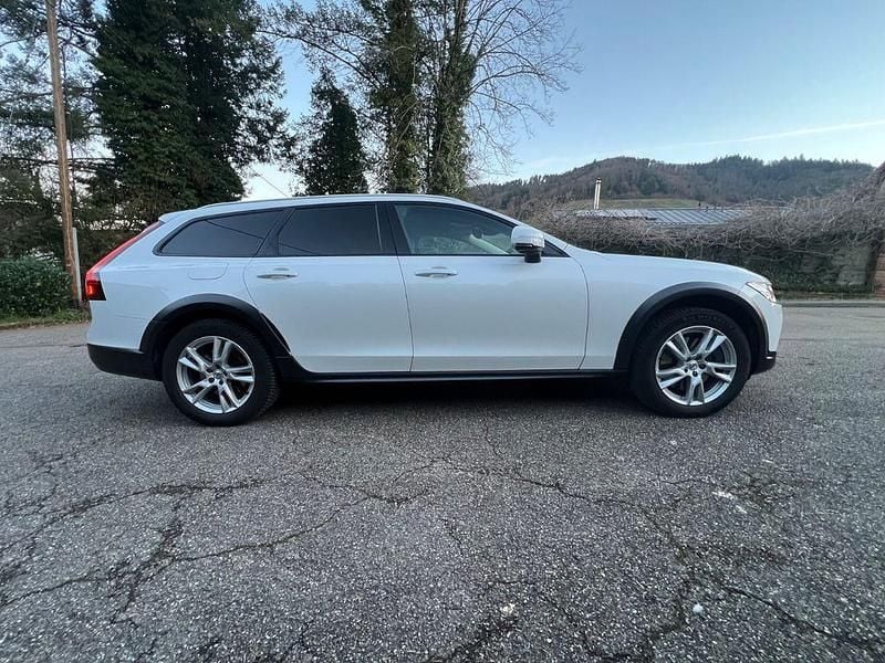 Gebraucht Volvo V90 CC 190 PS (139 kW) 2020 Weiß Kombi