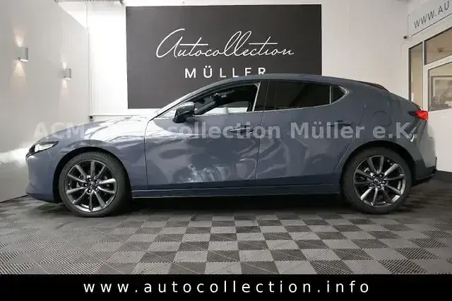Używany Mazda 3 Selection 186 KM (136 kW) 2022 Szary Sedan/Limuzyna