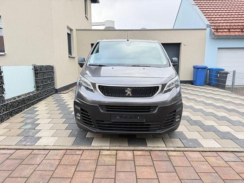 Gebraucht Peugeot Expert 177 PS (130 kW) 2019 Grau Van