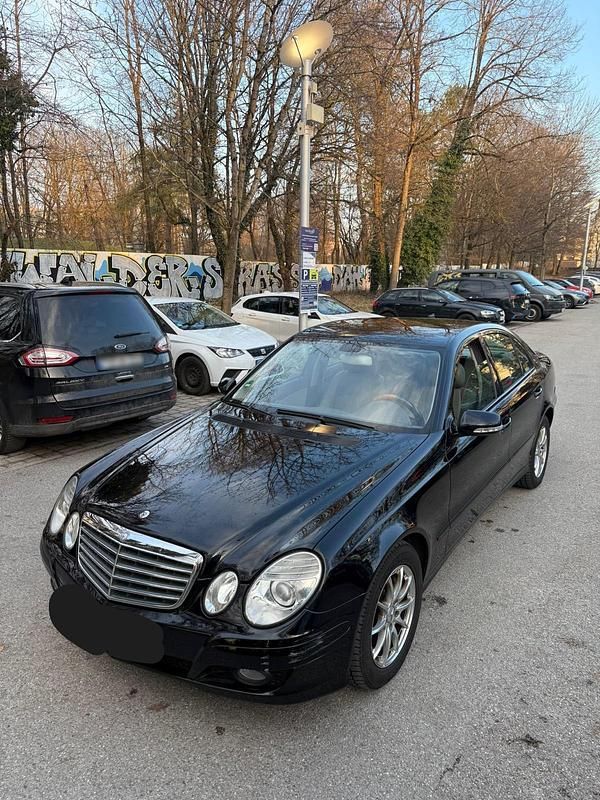 Gebraucht Mercedes E200 136 PS (100 kW) 2009 Schwarz Limousine