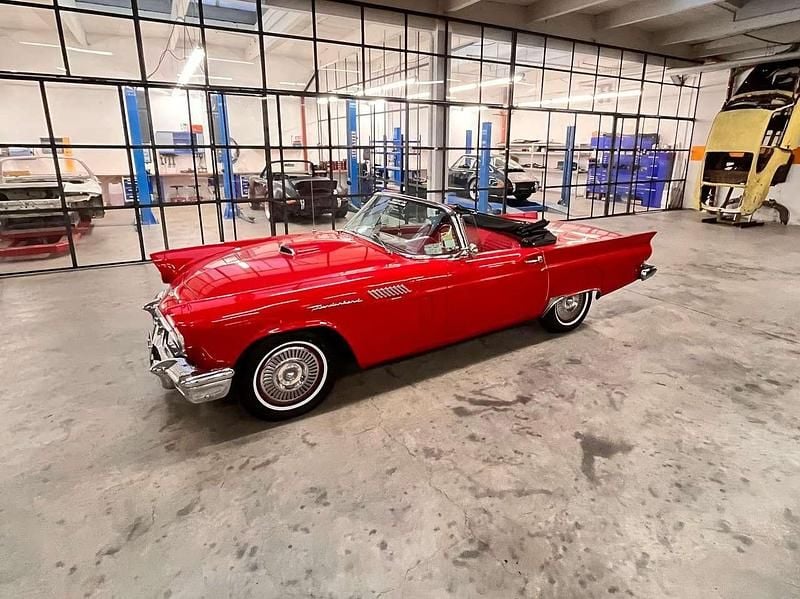 Gebraucht Ford Thunderbird 245 PS (180 kW) 1957 Rot Cabrio