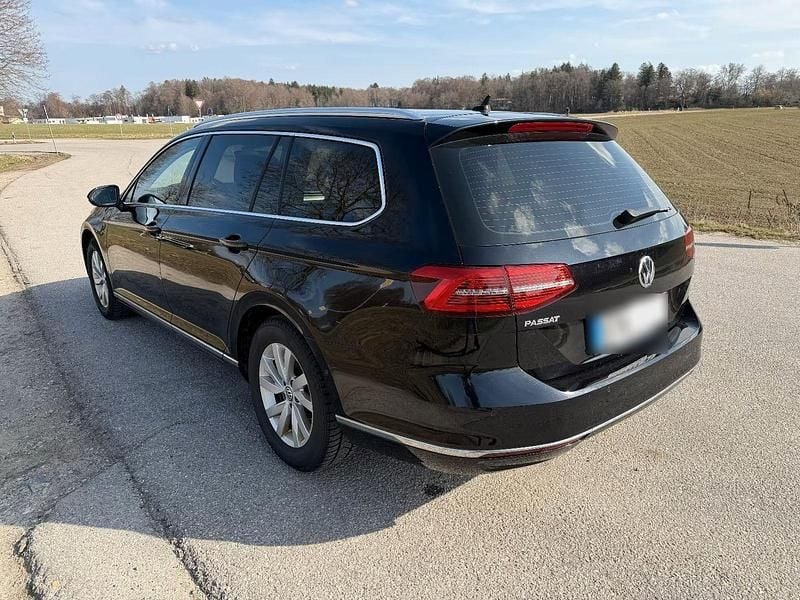 Gebraucht VW Passat Highline 150 PS (110 kW) 2018 Schwarz Kombi