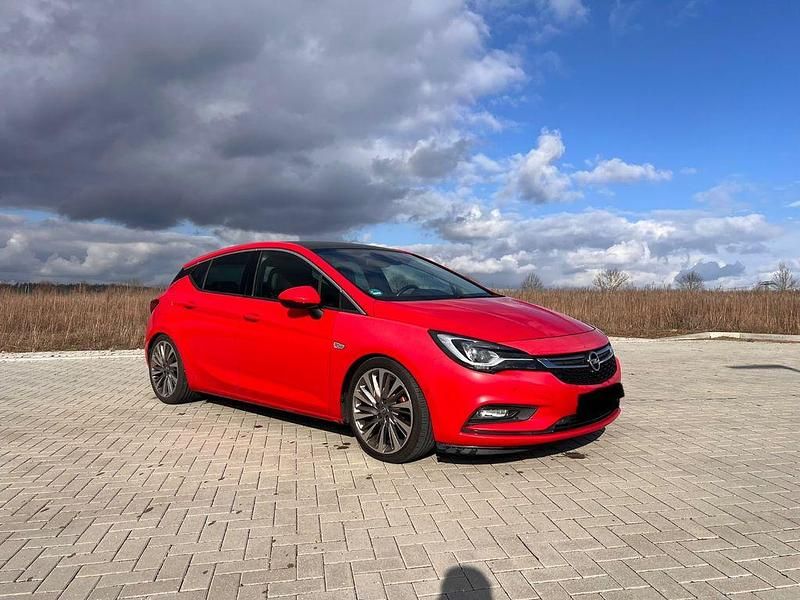 Gebraucht Opel Astra Innovation 150 PS (110 kW) 2015 Rot Limousine