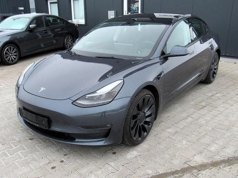 Grau Gebraucht 2022 Tesla Model 3 Performance Limousine | 29.900 € (Fairer Preis) - Bild 1/4