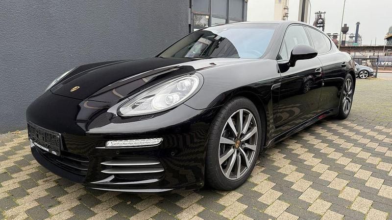Schwarz Gebraucht 2015 Porsche Panamera 4 Edition Limousine | 26.800 € (Etwas zu teuer) - Bild 1/4