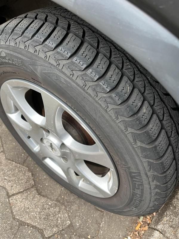 Second-hand Suzuki Ignis 82 CP (60 kW) 2002 Negru Hatchback