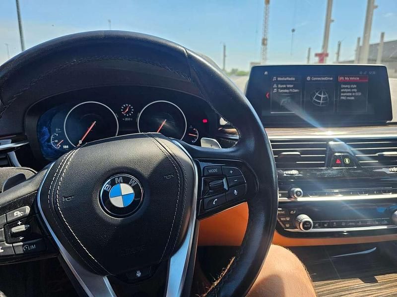 Gebraucht BMW 520 Efficient Dynamics 190 PS (139 kW) 2018 Grau Limousine