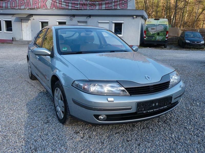 Gebraucht Renault Laguna II Dynamique 120 PS (88 kW) 2001 Silber Limousine